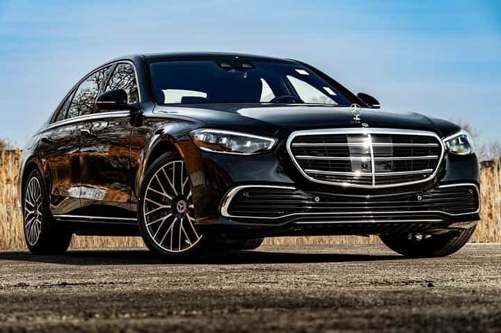 Chauffeured Elegance: Amman Full-Day Mercedes S-Class Experience