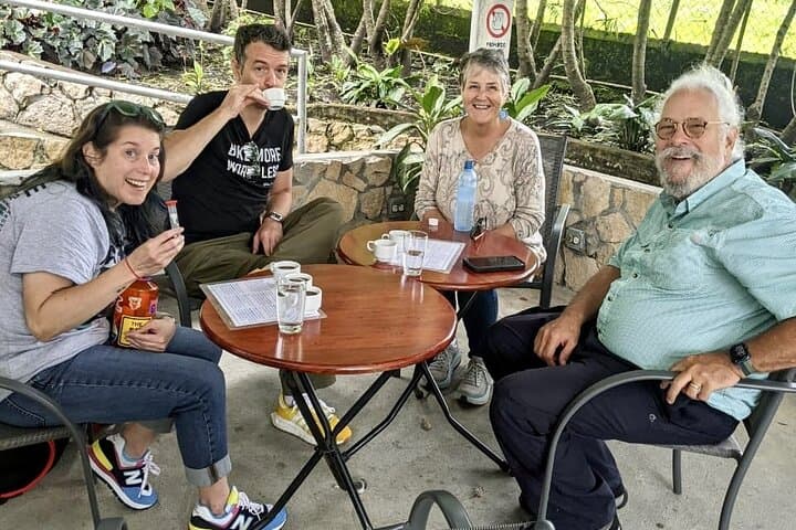 סיור האופניים החשמליים בטעמים המקומיים של בוקטה (4 שעות) (מינימום 2 אנשים)