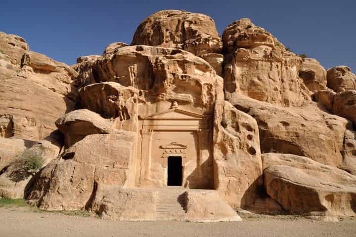 Petra Round-Trip Tour from Wadi Rum – Full-Day Private Excursion