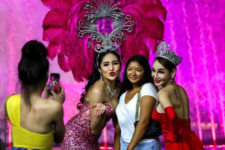 חווית ערב קברט מכשפת בפוקט (פרטית וכוללת הכל)