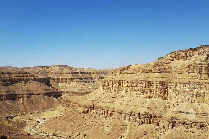 Romantic Private Walking Tour In Ramon Crater for Couples