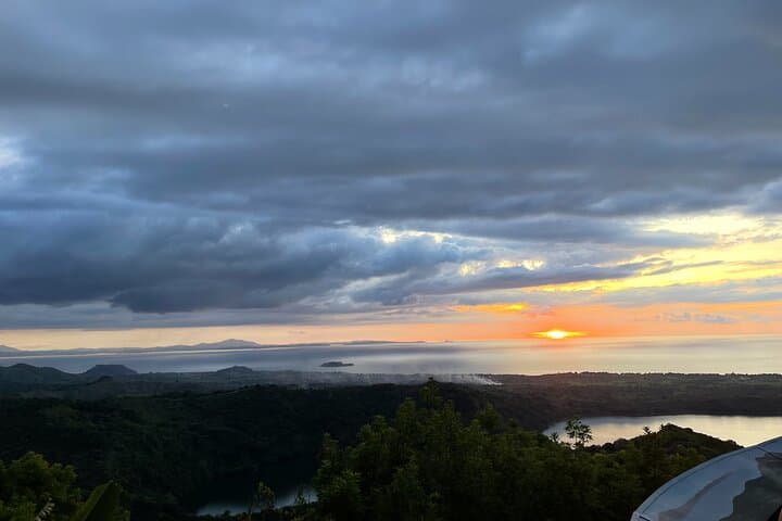 סיבוב בנוסי ביי ברכב קל.