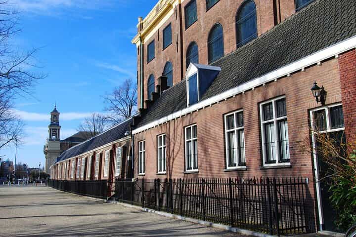 Hardships of the Past Amsterdam WW2 Private Walking Tour