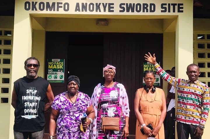 סיור בעיר קומה