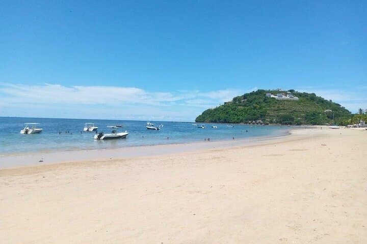 סיור מודרך באיי נוזי קומבה ונוזי טניקלי.