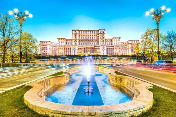 6h Bucharest Panoramic Tour by Car and Old Town Walking Tour