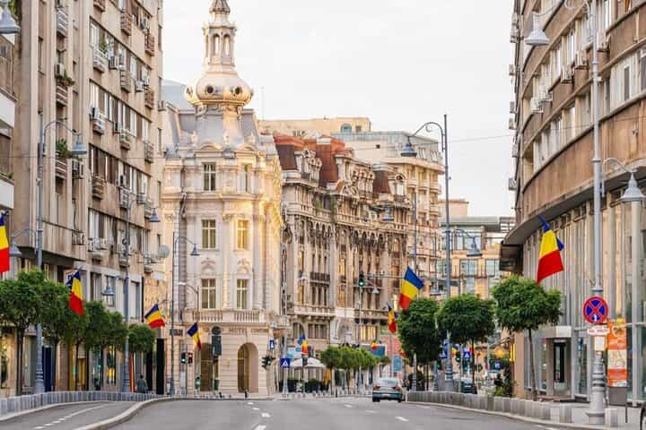 6h Bucharest Panoramic Tour by Car and Old Town Walking Tour