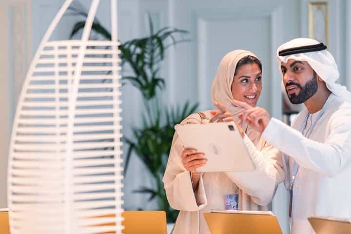 סיור בתוך בורג' אל ערב עם קפוצ'ינו זהב והסעה