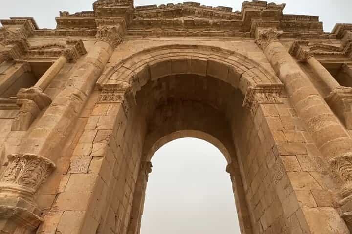 Exclusive 1-Day Luxury Journey: Experience Jerash & Ajloun Castle