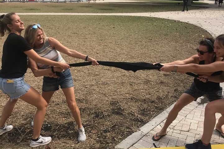 חיפוש אחרי פריטים מהנה בעיר סרסוטה על ידי אתגר 3Quest