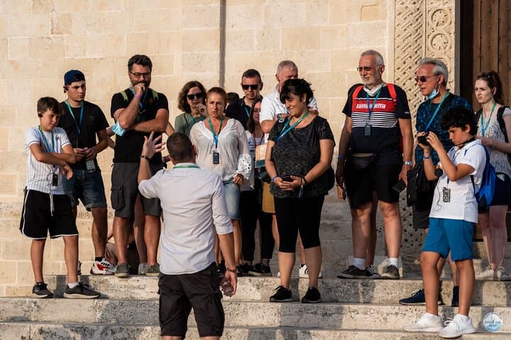 סיור הליכה מודרך של סאסו בריסנו וסאסו קבהוסו