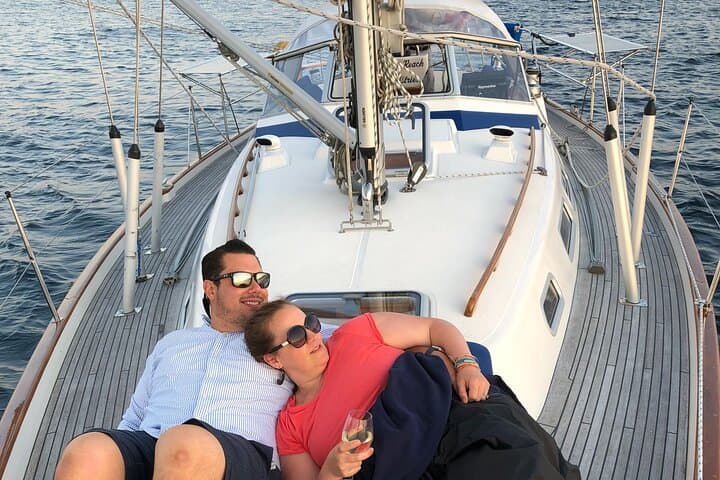 גלה את קסמי החוף של מיין: שיט נופי חצי יום