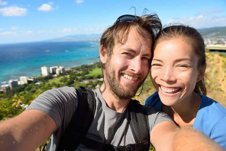 Charms of Honolulu Private Walking Tour for Couples