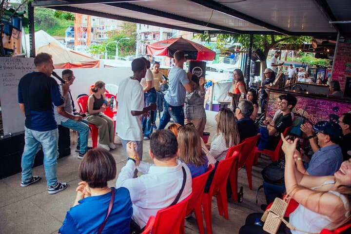 סיור בעיר מדיאן + קומונה 13 + גרפי טור פיסה ליום