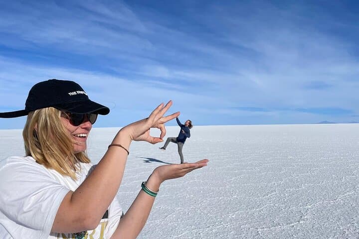 3-Day Salt Tour of Uyuni with Sunset and Lagoons Colorada