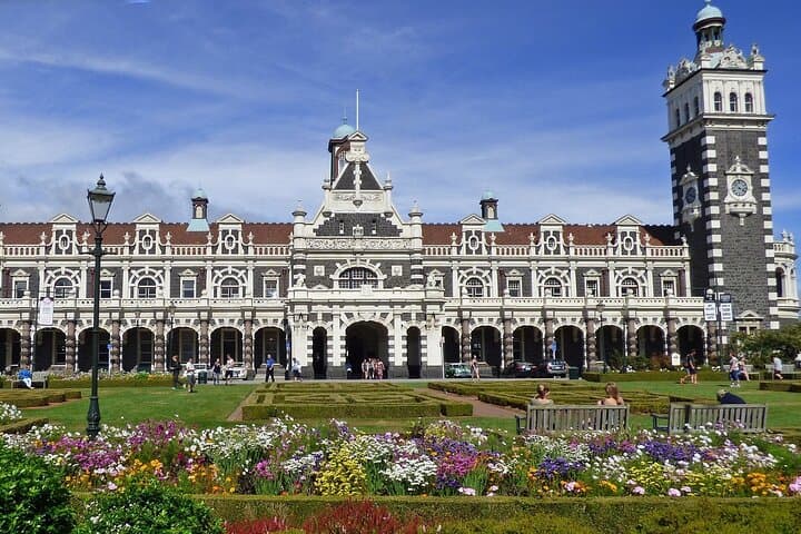 Castle, Coast & City Tour - 8 pax max - Castle Entrance Included