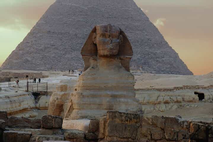 מנמל התעופה בקהיר: סיור פרטי במצרים בן 9 ימים ושייט דאחביה