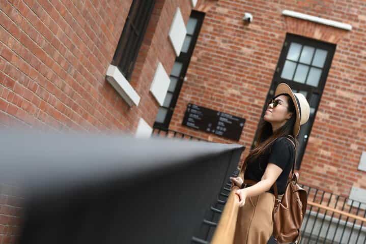 הרפתקאות אמנותיות: חקר הרחובות והסטודיות של הונג קונג!