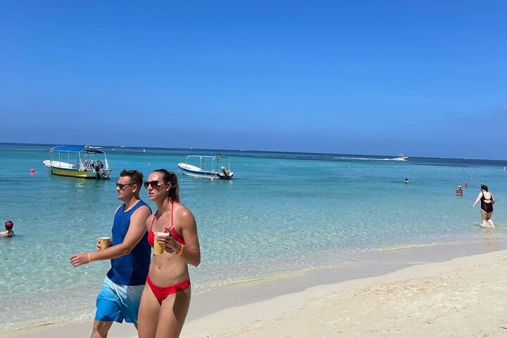 Roatan Monkeys & Sloths + Chocolate & Rum Tasting + Beach Break