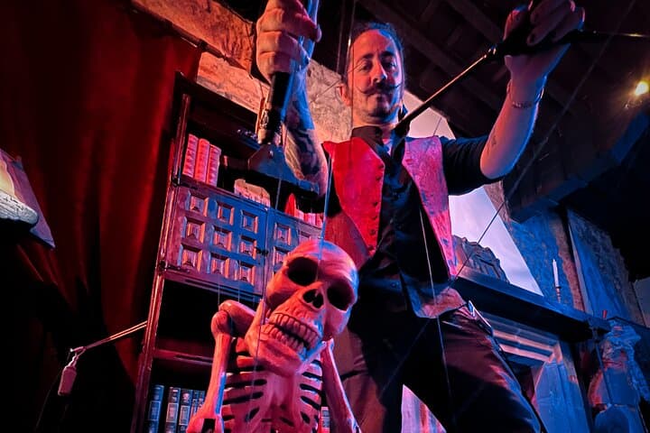 ביקור מעורר חושים במוזיאון ארמון ו לארדה.