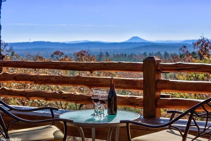 הכנת יין - אמנות או כימיה? כיף לדייט בערב מערב ליטל רוק.