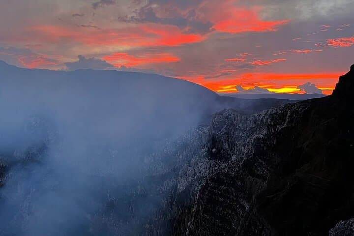 סיור יומי פרטי בחקר מסאיה וגרנדה בניקרגואה