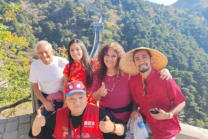 MuBus: Mutianyu Great Wall ENG/ESP/RUS Guided Bus Tour