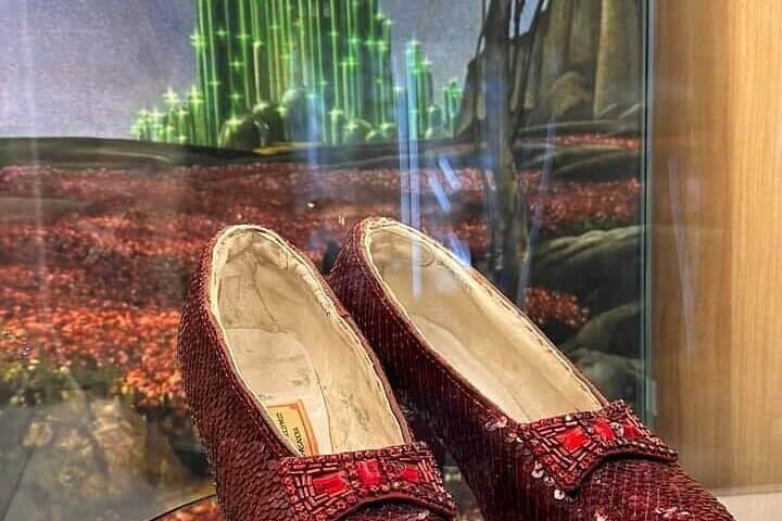 סיור במוזיאון קוסם הארץ עוז