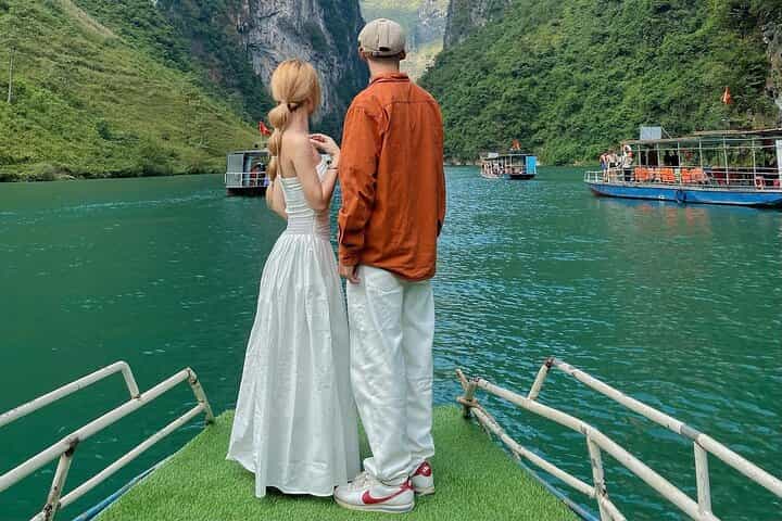 סיור רכב פרטי בלופ של הא ג'יאנג למשך 4 ימים ו-3 לילות כולל הכל