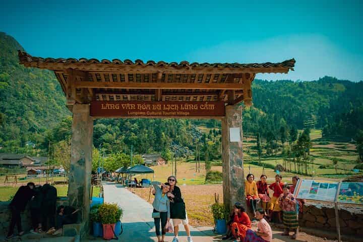 סיור רכב פרטי בלופ של הא ג'יאנג למשך 4 ימים ו-3 לילות כולל הכל