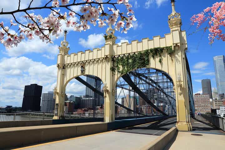 Love in the City: Pittsburgh’s Private Enchanting Romantic Walk