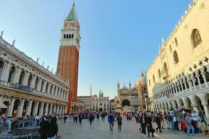 סיור יום מלא קלאסי בוונציה מאגם גארדה