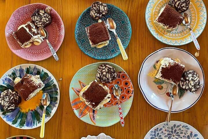 חוויה מחווה לשולחן על נחלה אורגנית על הר בטוסקנה