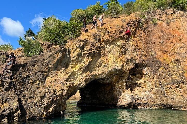 סיור בים וביבשה בסנט לוסיה