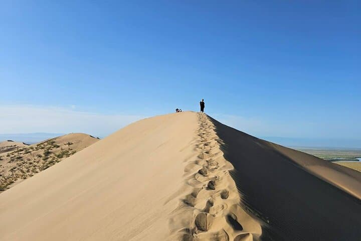 Singing dunes & Aktau mountains group tour to Altyn Emel