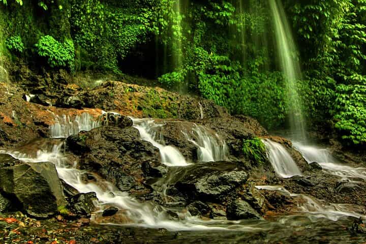 Lombok Waterfalls & Sukarara Weaving Village Tour