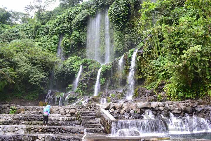Lombok Waterfalls & Sukarara Weaving Village Tour