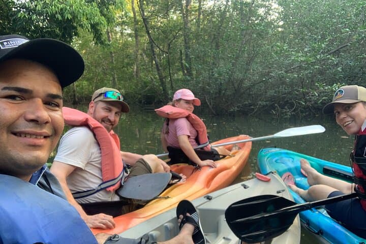 חוויית קיאק בפלאיה בלנקה בפוארטו חימנז