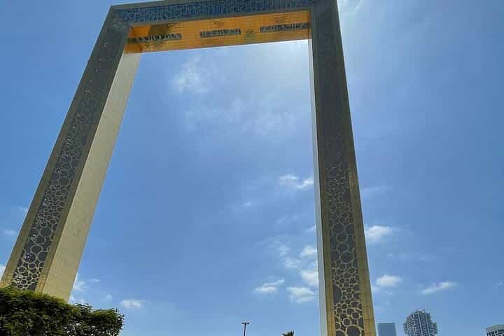 מסגרת דובאי עם חוויה זהב במלון בורג' אל ערב עם העברה