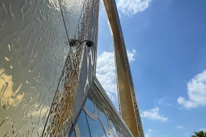 מסגרת דובאי עם חוויה זהב במלון בורג' אל ערב עם העברה