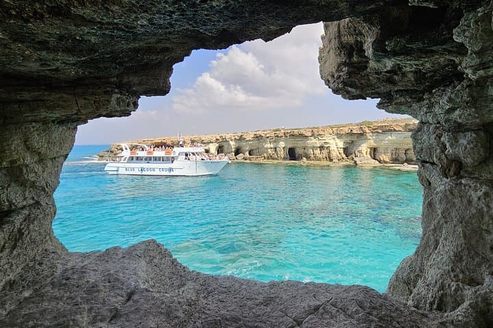 קפטן מרקו - מסלול בלו לגון ושיט עם צבי עם אפשרות לארוחת צהריים