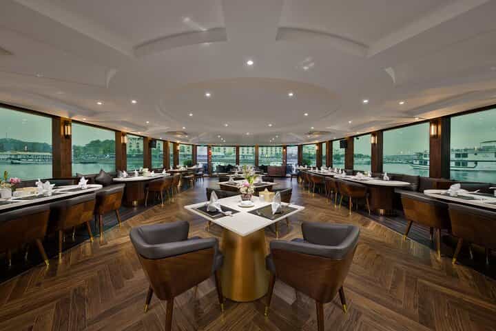 שייט יומי קטמרן יוקרתי למפרץ לאן ה ומפרץ הו לונג