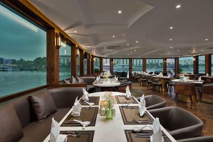 שייט יומי קטמרן יוקרתי למפרץ לאן ה ומפרץ הו לונג