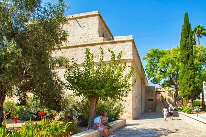 סיור הליכה פרטי בלימסול