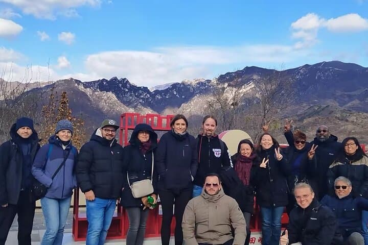 Mubus: Mutianyu Great Wall Bus Tour with Summer Palace Options