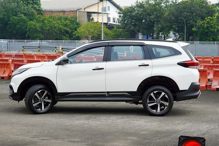 נהג פרטי בבאטאם - טיול בבאטאם ליום אחד