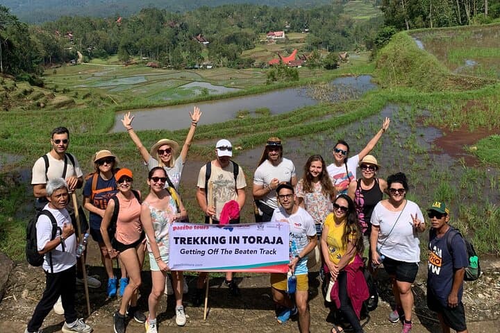 חקר טוראג'ה בוגיס בירה 8 ימים (טרקים וסנורקלינג)