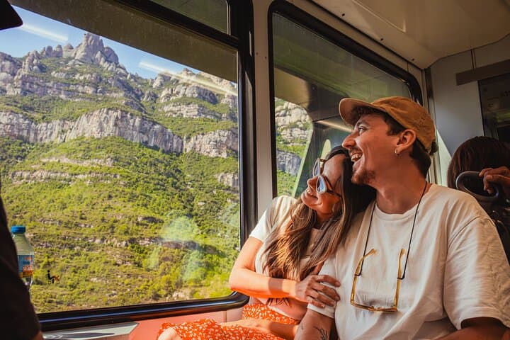 מונסראט ורכבת קוגויל, טעימת יינות גורמה וארוחת טאפאס/צהריים