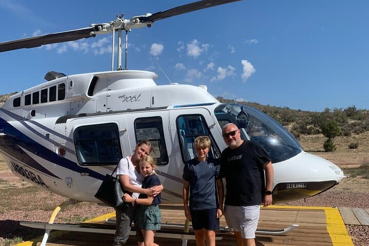 Grand Canyon West Rim - Helicopter Flight- Famous Dream Tour