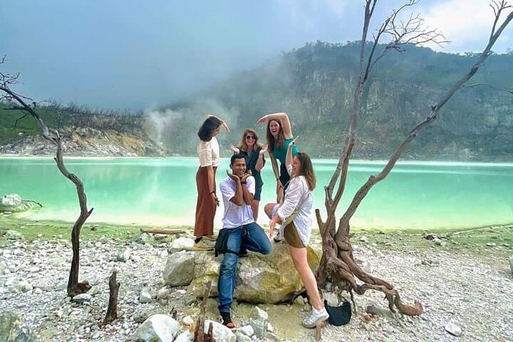 Private Tour: White Crater, Tea Plantation & Rengganis Hot Spring